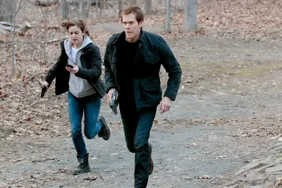 THE FOLLOWING, l-r: Jessica Stroup, Kevin Bacon in 