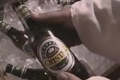 Il meme di Crystal Beer ha spiegato: come una pubblicità cilena Star Wars pubblicitaria del 2003 era mega -viral