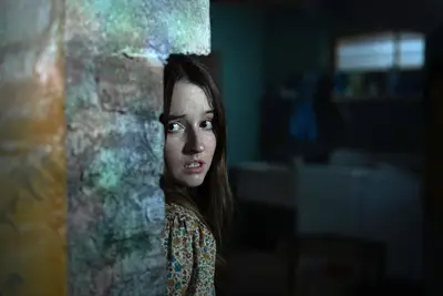 Ninguém vai te salvar, ele disse: O que os extraterrestres fizeram com o pobre Kaitlyn Dever?