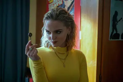 Que interpreta o Éden em 'Locke