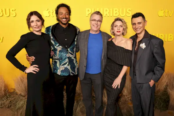 Karolina Wydra, Samba Schutte, Vince Gilligan, Rhea Seehorn et Carlos-Manuel Vesga assistent à la