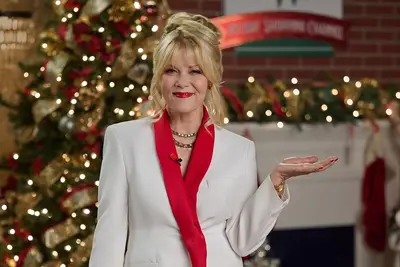Barbara Niven as Ms Christmas