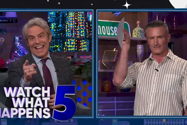 John Hill de Radio Andy revela sus deseos navideños NSFW para Andy Cohen: haga que el elenco de 'Heated Rivalry' levante la Torre Eiffel