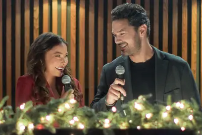 Under the Christmas Sky - lead couple