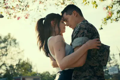 Purple Hearts. (L to R) Sofia Carson as Cassie, Nicholas Galitzine as Luke in Purple Hearts.