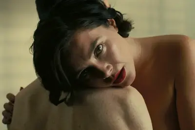 Oppenheimer no pavão: o peito de Florence Pugh é realmente muito importante para a intriga, produz!