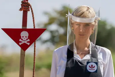 Resumen del episodio 2 de la temporada 6 de la corona : dos fotografías