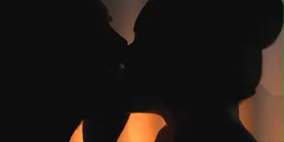 FOUNDATION EP 3 SILHOUETTES KISSING