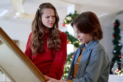 Mystery on Mistletoe Lane - kids