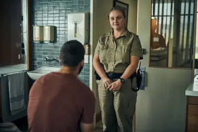 Envie ou deixe de lado: o turista da Netflix, onde Jamie Dornan interpreta um homem sem sua memória que tenta superar seu passado