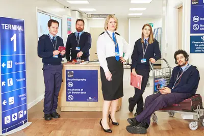 Você quer que o escritório ocorra em um aeroporto? Borderline é o show para você