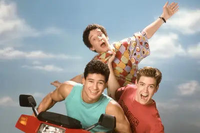 Mark-Paul Gosselaar fala sobre suas experiências em filmagens, que foram salvas pela campainha à luz de acusações chocantes: foi assim que tudo foi feito