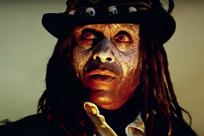 American Horror Story: Apocalypse: Come Marie Laveau, The New Top e questa connessione Joan Collins è morto