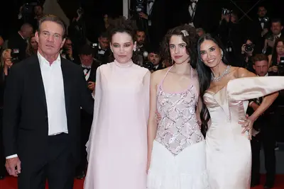 Demi Moore foi ao sucesso de Cannes aos 61 anos em toda a frente: foi uma experiência muito vulnerável